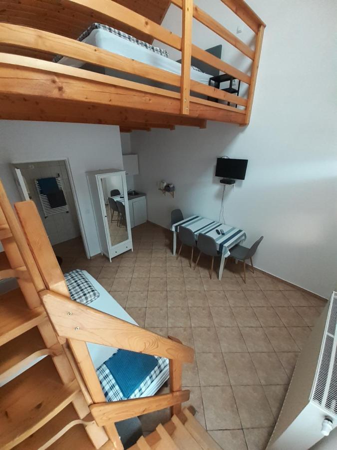 Polonia Apartman Apartment Egerszalók Exterior foto