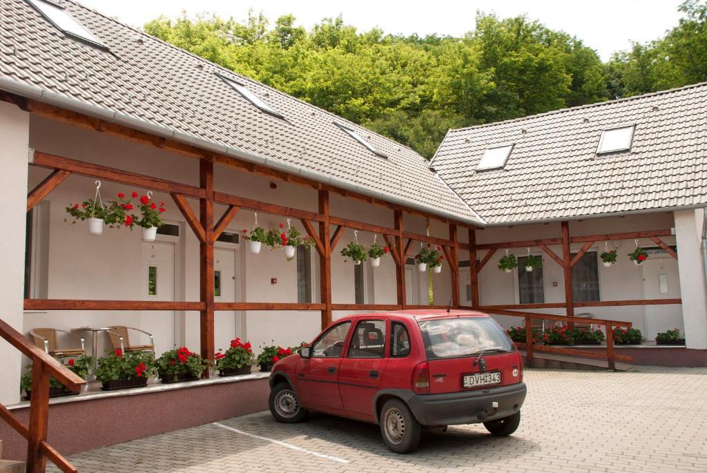Polonia Apartman Apartment Egerszalók Exterior foto