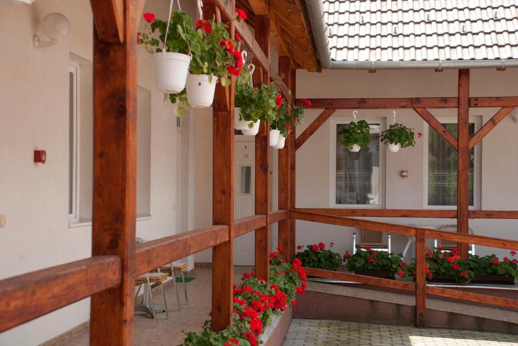 Polonia Apartman Apartment Egerszalók Exterior foto